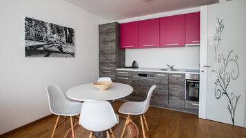 Appartement Confort | Cuisine privée | Réfrigérateur, four, lave-vaisselle