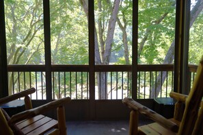 Interior - Lake View Condo! 2 BR + Loft, Screened Porch Overlooking Lake Taneycomo, Resort Perks, Ticket Deals (Branson)