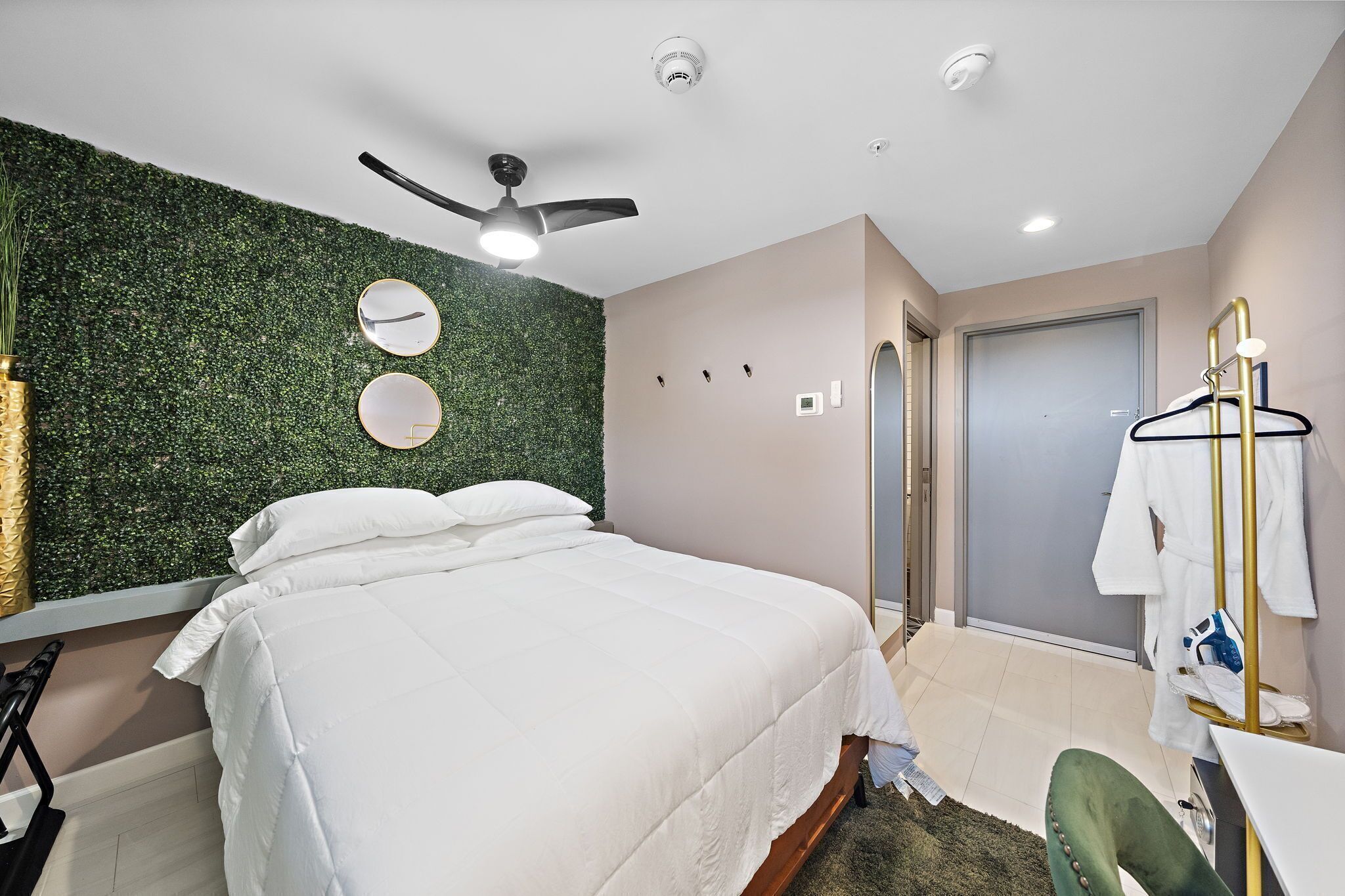 In-room safe, individually decorated, individually furnished, desk