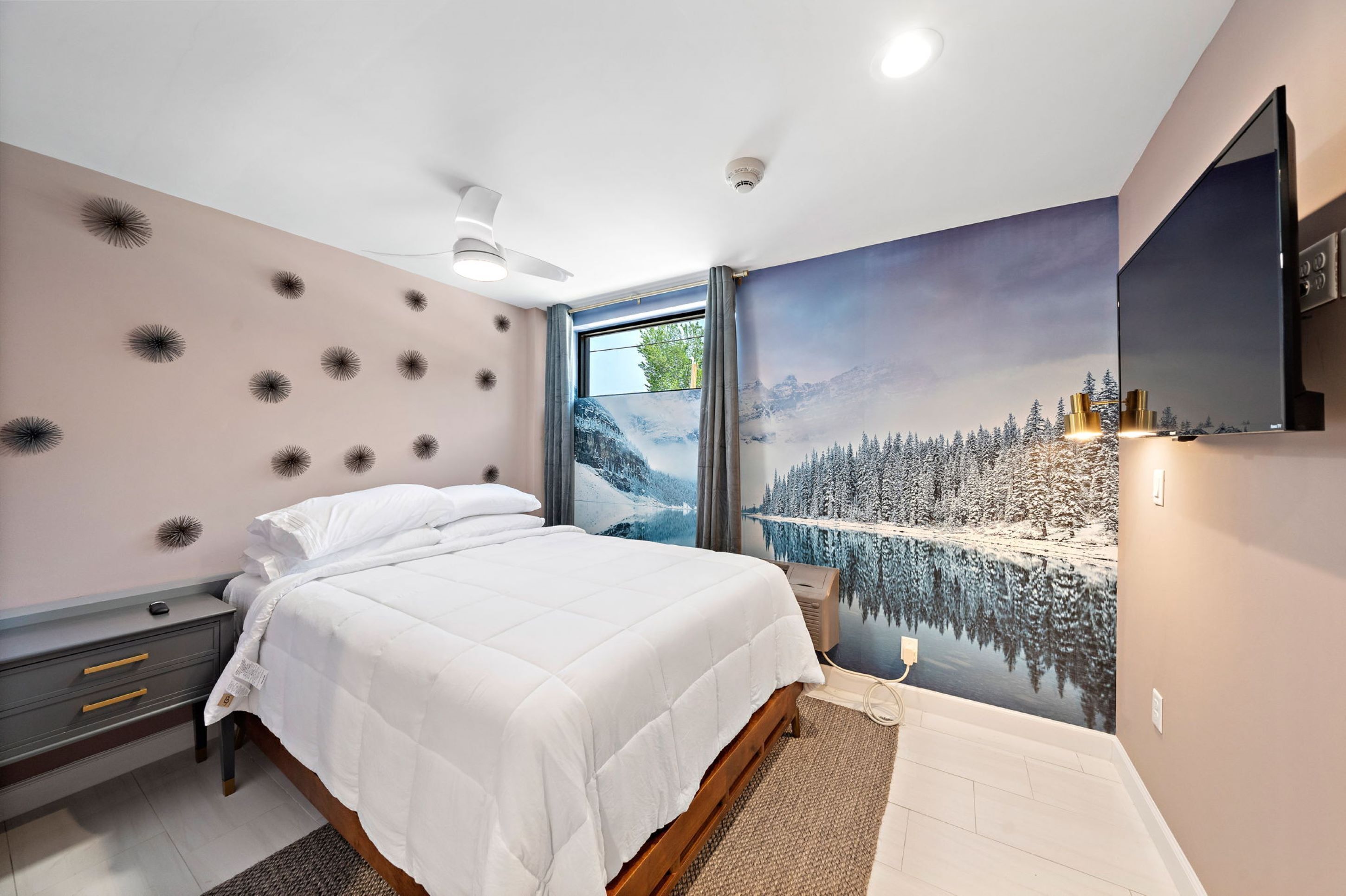 In-room safe, individually decorated, individually furnished, desk