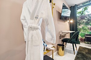 Kamar Single, 1 Tempat Tidur Queen | Brankas dan didekorasi berbeda-beda