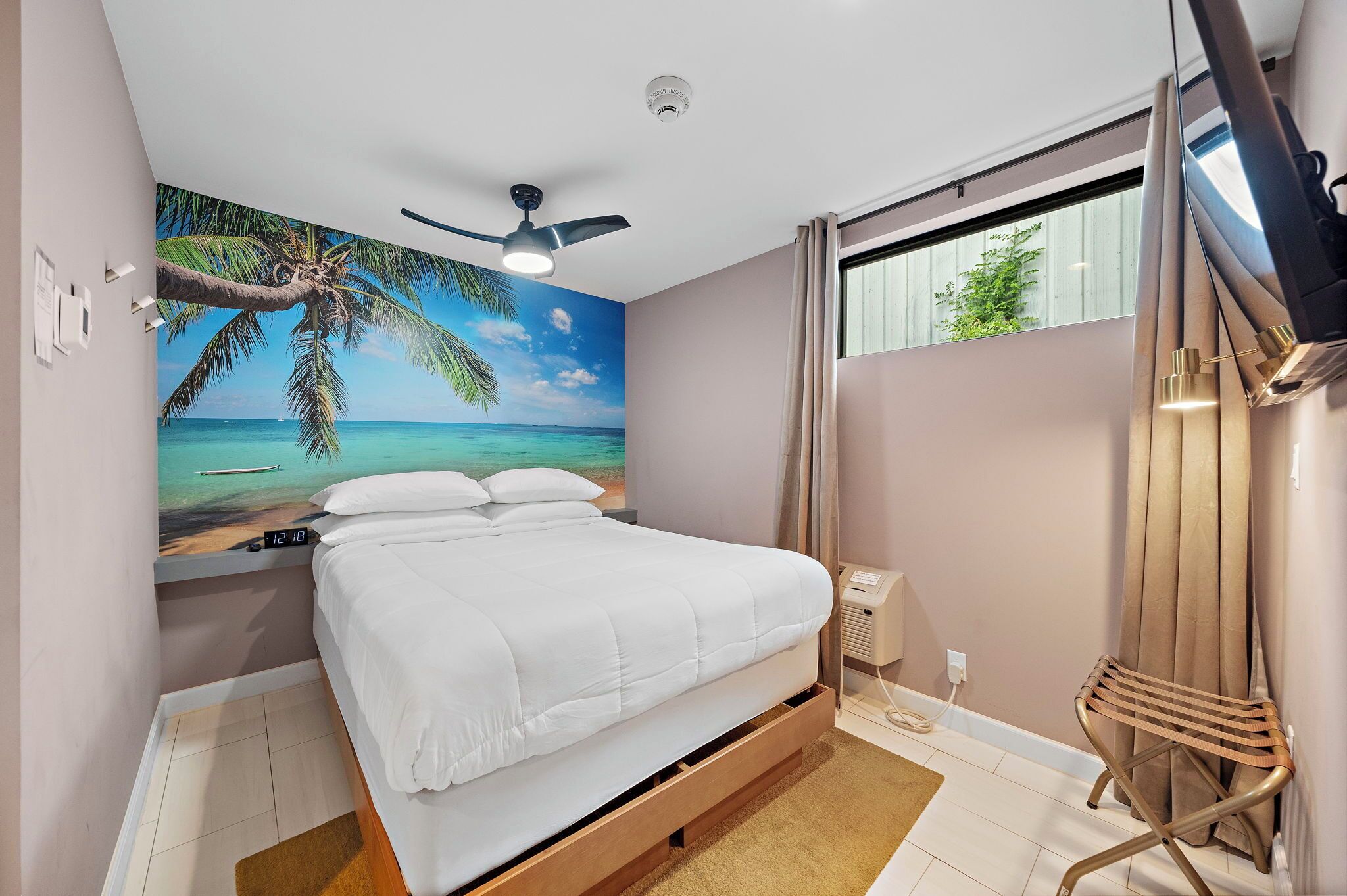 Double Room, 1 Queen Bed with Sofa bed | In-room safe, individually decorated, individually furnished, desk