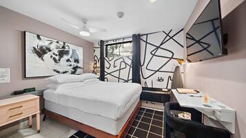 Single Room, 1 Queen Bed | In-room safe, individually decorated, individually furnished, desk