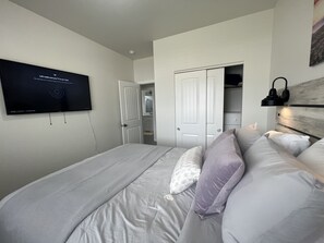 3 chambres, fer et planche à repasser, lit parapluie, Wi-Fi gratuit