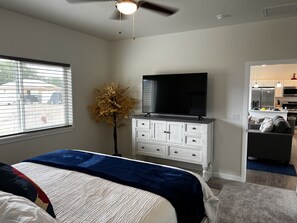 3 chambres, fer et planche à repasser, lit parapluie, Wi-Fi gratuit