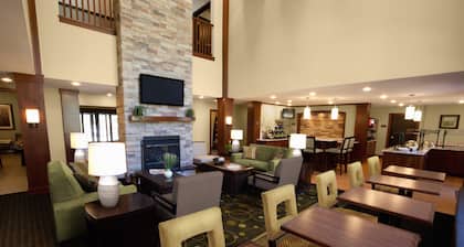 Outdoor Pool. Private Suite Perfect for Groups!