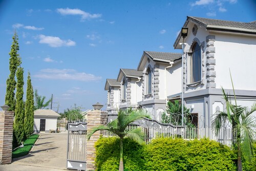 Lusaka Luxus: Ihre private Oase im Herzen Sambias erwartet Sie! 