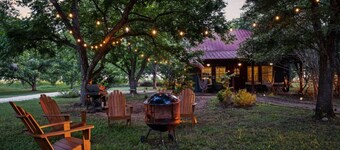 3 Houses 30 guests Country 14 acre Pecan Orchard