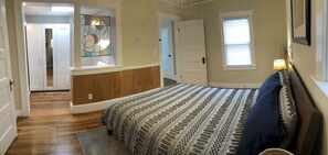 1 bedroom, desk, iron/ironing board, WiFi - Modern Private Guest Suite in Historic Downtown Neighborhood (Albuquerque)