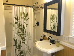 Shower, hair dryer, towels, soap - Modern Private Guest Suite in Historic Downtown Neighborhood (Albuquerque)