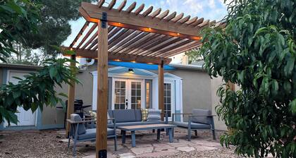 Modern Private Guest Suite in Historic Downtown Neighborhood