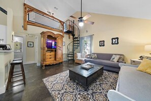 Smart TV, table tennis