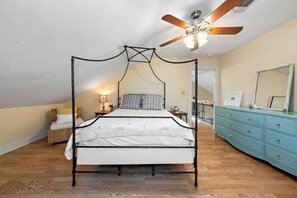 4 Schlafzimmer, Bügeleisen/Bügelbrett, Reisekinderbett, kostenloses WLAN