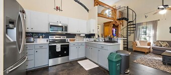 Bird House Countryside Pecan Farm 6acre San Marcos