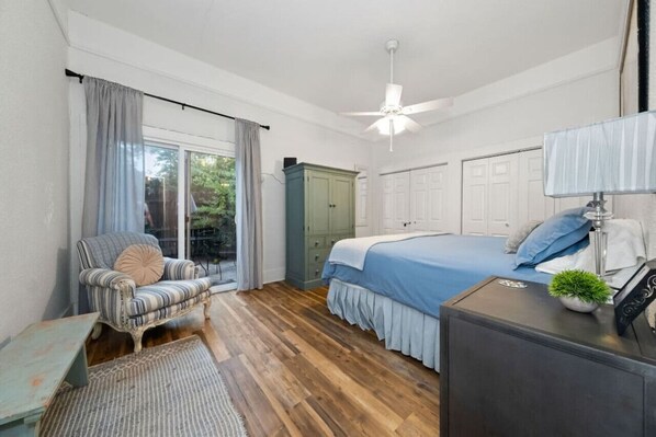4 bedrooms, desk, iron/ironing board, free WiFi