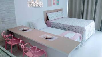 1 chambre, literie hypoallergénique, surmatelas