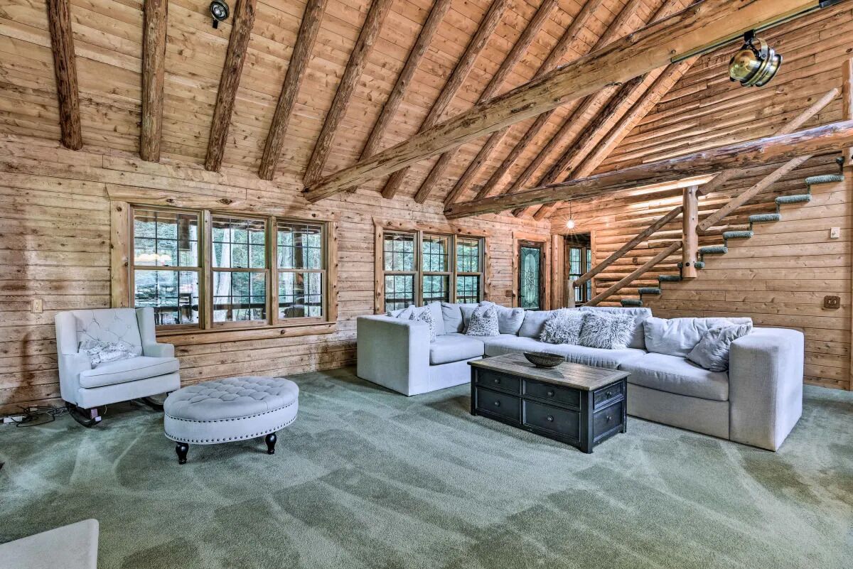 Smart TV, fireplace, video games, DVD player