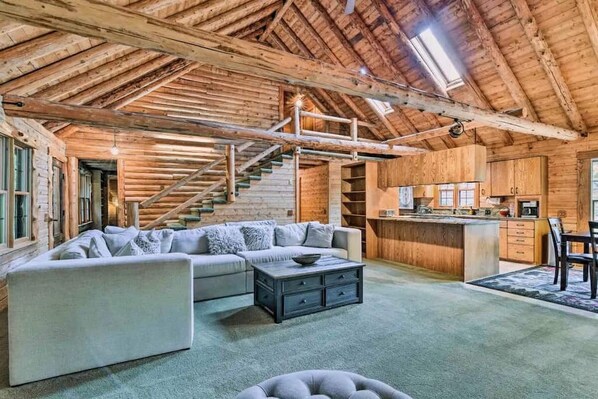 TV connectée, cheminée, jeux vidéo, lecteur de DVD