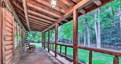 The perfect den surrounded by natures beauty to enjoy with your loved ones!