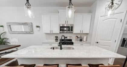 ⭐️Enjoy Las Cruces at this Farmhouse Home w/ 3 BR