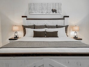 3 chambres, coffres-forts dans les chambres, bureau