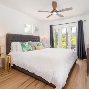 2 Schlafzimmer, Schreibtisch, Bügeleisen/Bügelbrett, Reisekinderbett