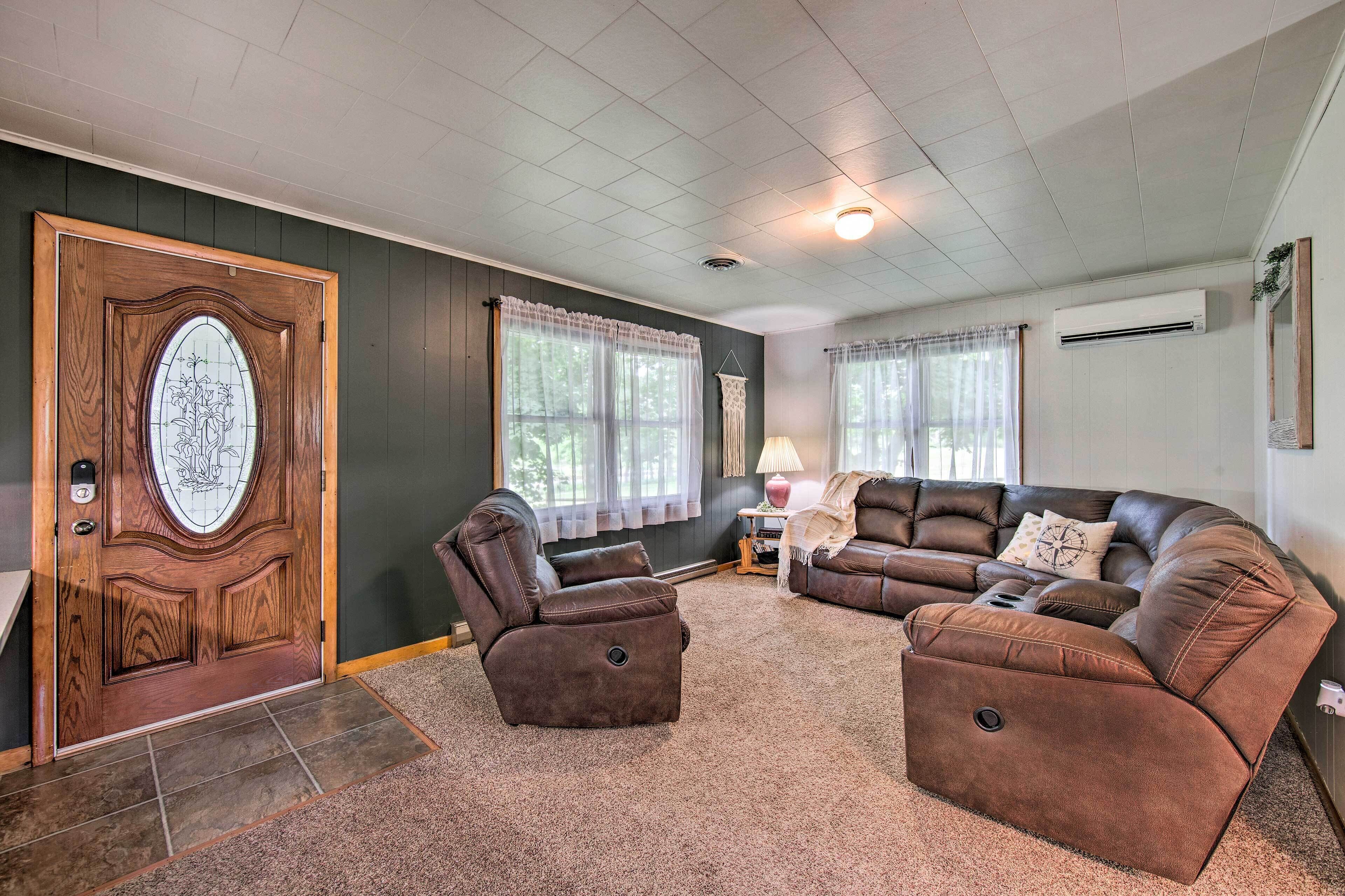 Peaceful Belleville Retreat w/ Farm Views!