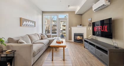 River Downtown Condo, King Bed, A/C, Underground Parking, Saddledome & Stampede