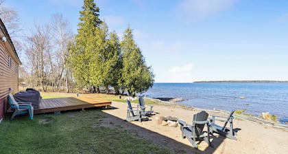 Beautiful Cottage on Lake Superior with Incredible Sunsets
