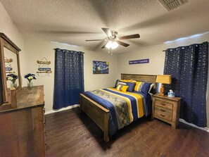 4 bedrooms, free WiFi, bed sheets
