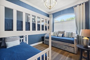 5 bedrooms, desk, iron/ironing board, free WiFi