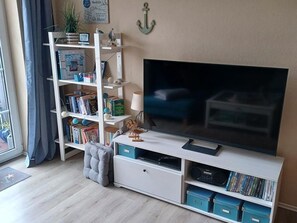 Télévision, lecteur de DVD, chaîne hi-fi