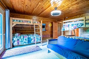 3 bedrooms, free WiFi, bed sheets - Bear Ridge - 286 Hikers Challenge Road (Davis)