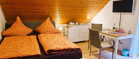 1 bedroom, iron/ironing board, Internet, bed sheets