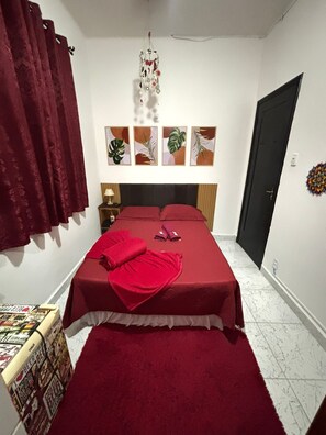 Habitación doble tradicional, 1 cama matrimonial, aire acondicionado | Muebles diferentes