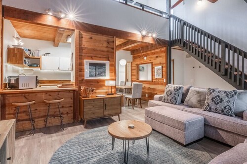 Pet Friendly! Location, Luxury, Comfort