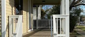 Urban Farmhouse near O’Hare Airport