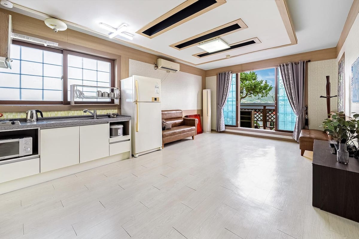 Basic Room, 1 Bedroom (102(Oceanview)) | 1 bedroom, free WiFi