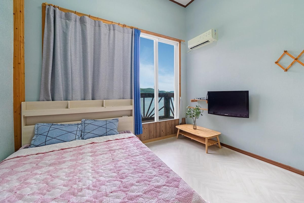 Basic Room, 1 Bedroom (203(Oceanview)) | 1 bedroom, free WiFi