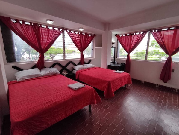 Free WiFi, bed sheets - Hotel del Rey (Tuxtla Gutierrez)