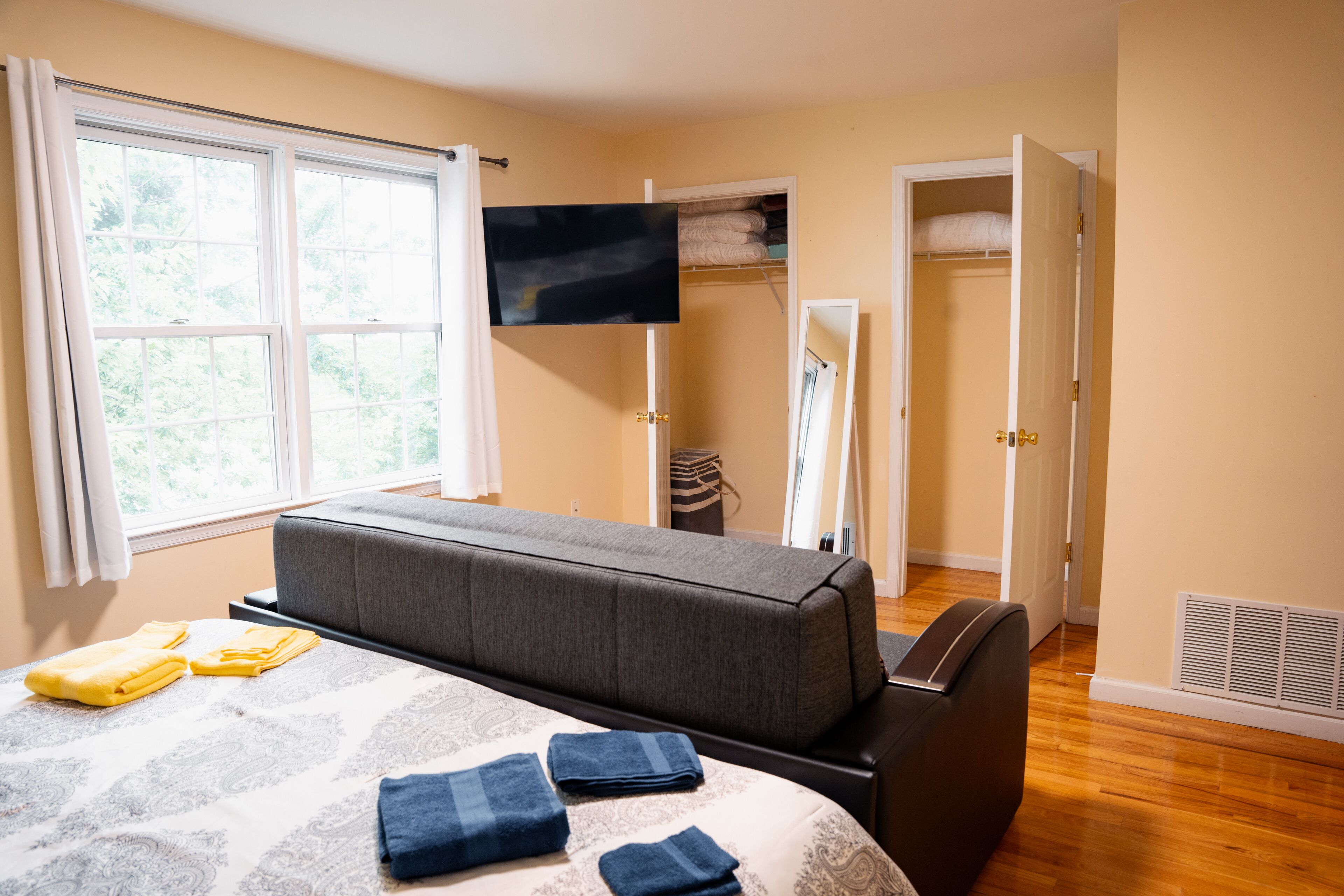 3 habitaciones, tabla de planchar con plancha y wifi gratis 