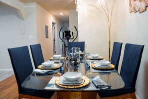 Dining - ¡A very cozy place! (Jersey City)