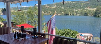 3 Bedroom on Lake with Private Dock