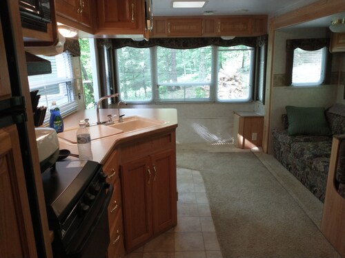 Private Camper / Near Summersville lake & Gauley river  , Great for rafters