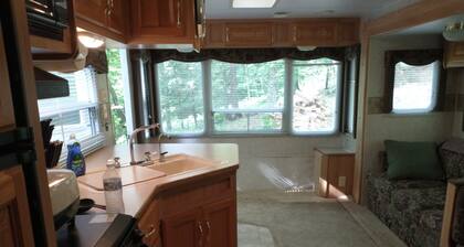 Private Camper / Near Summersville lake & Gauley river , Great for rafters