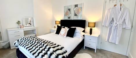 3 Schlafzimmer, Bügeleisen/Bügelbrett, WLAN, Bettwäsche