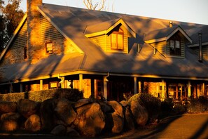 Exterior - Girraween Country Inn (Eukey)