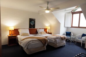Executive Twin Room | Individually decorated, individually furnished, iron/ironing board - Girraween Country Inn (Eukey)