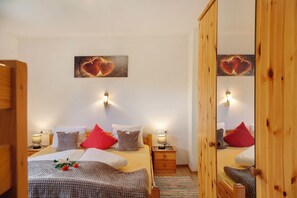 2 chambres, fer et planche à repasser, Wi-Fi gratuit, draps fournis