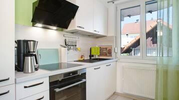 Kühlschrank, Ofen, Herdplatte, Geschirrspüler